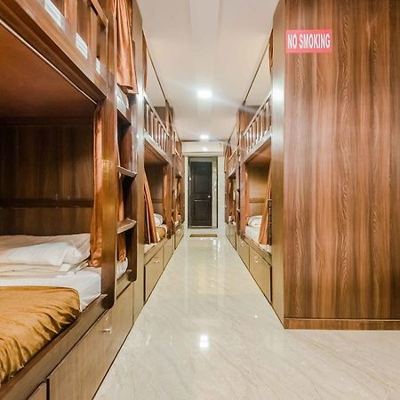 Awesome Dormitory - Men Only มุมไบ ภายนอก รูปภาพ