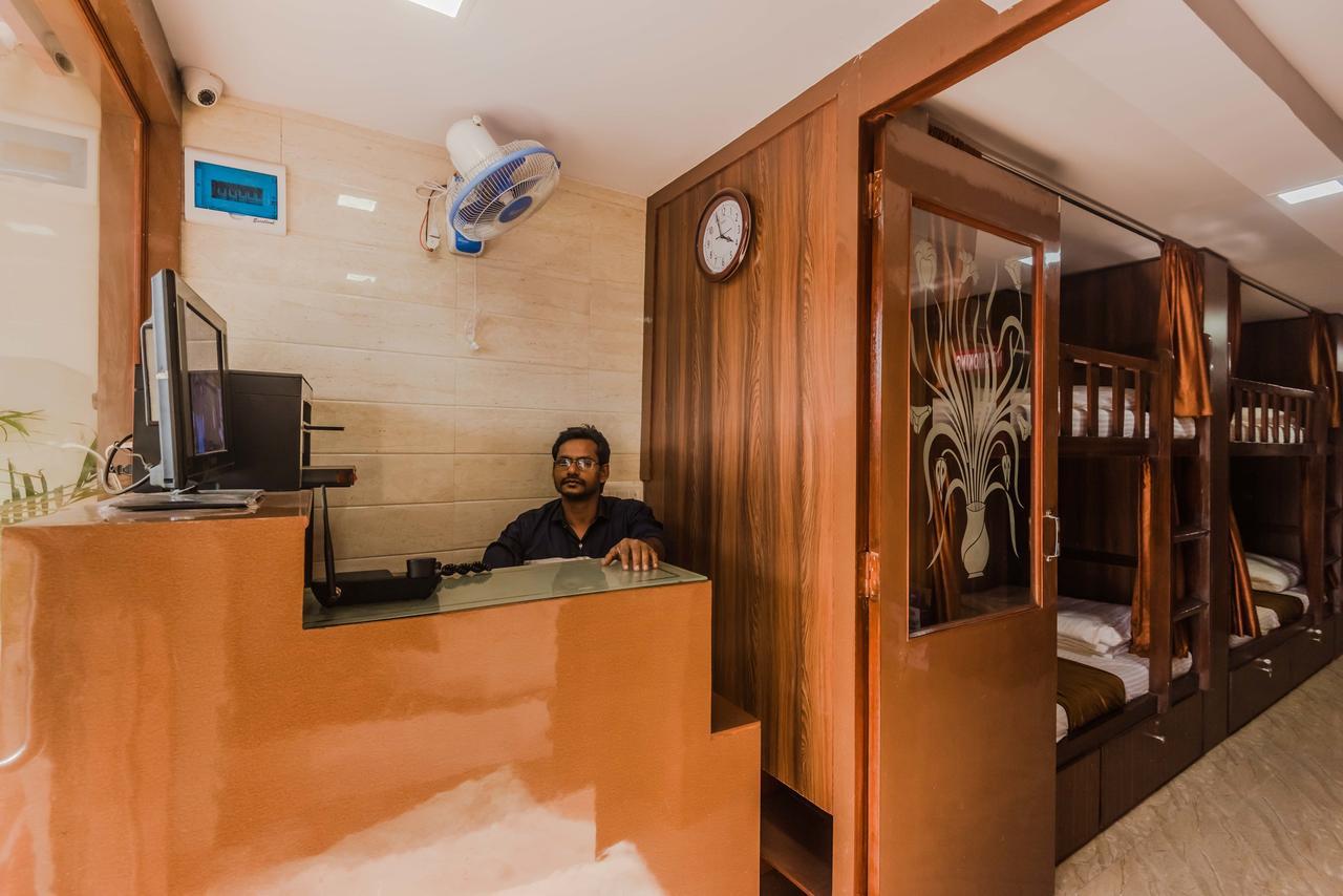 Awesome Dormitory - Men Only มุมไบ ภายนอก รูปภาพ