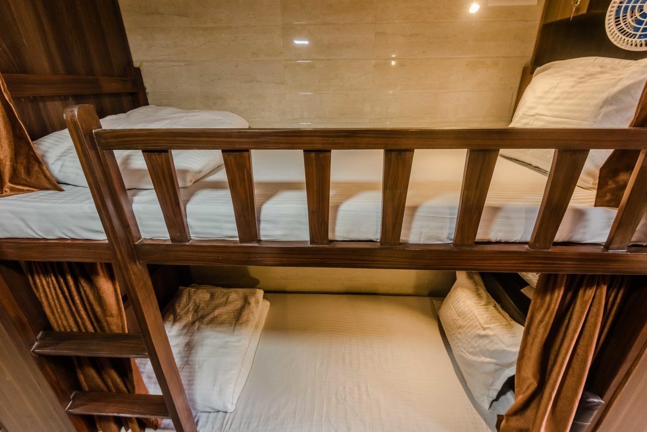 Awesome Dormitory - Men Only มุมไบ ภายนอก รูปภาพ