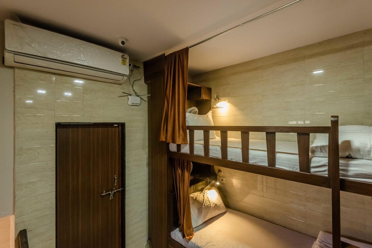 Awesome Dormitory - Men Only มุมไบ ภายนอก รูปภาพ
