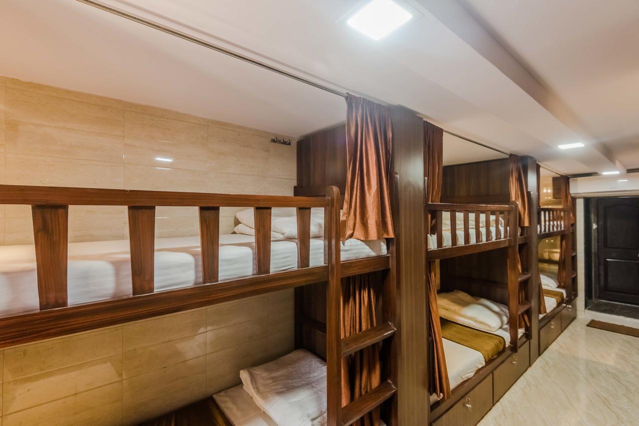 Awesome Dormitory - Men Only มุมไบ ภายนอก รูปภาพ