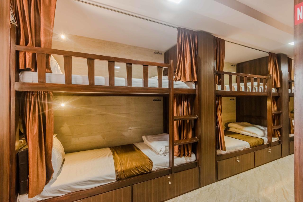 Awesome Dormitory - Men Only มุมไบ ภายนอก รูปภาพ