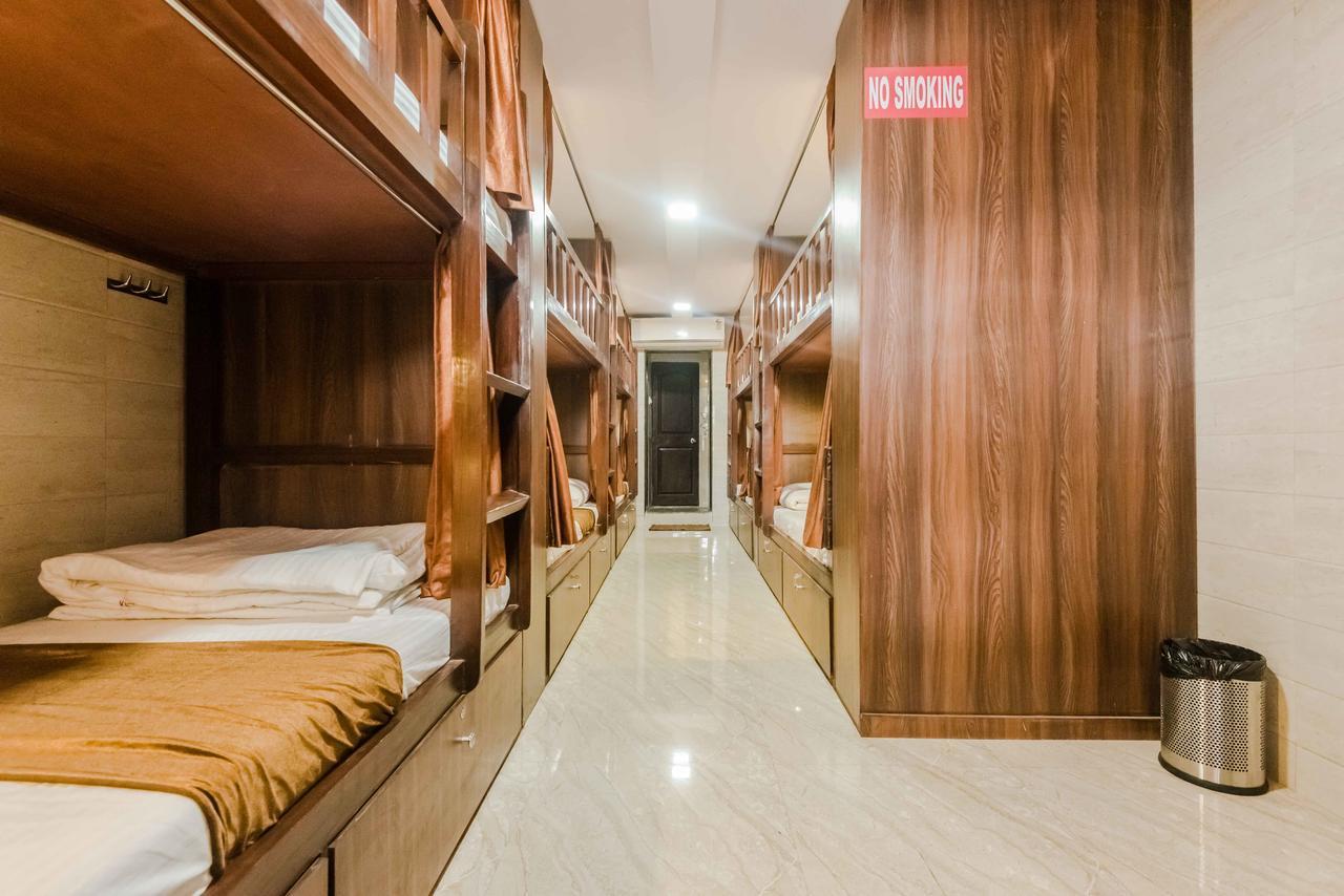 Awesome Dormitory - Men Only มุมไบ ภายนอก รูปภาพ