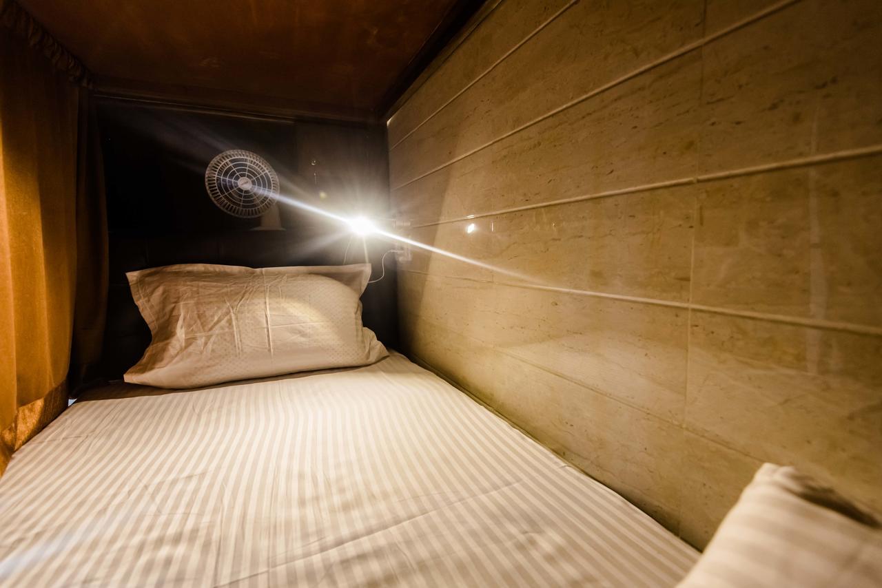 Awesome Dormitory - Men Only มุมไบ ภายนอก รูปภาพ